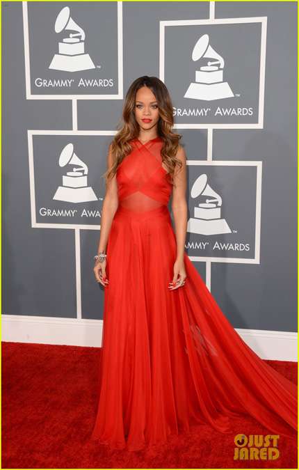 Grammy Awards 2013: foto dei look dal red carpet e dalle esibizioni!