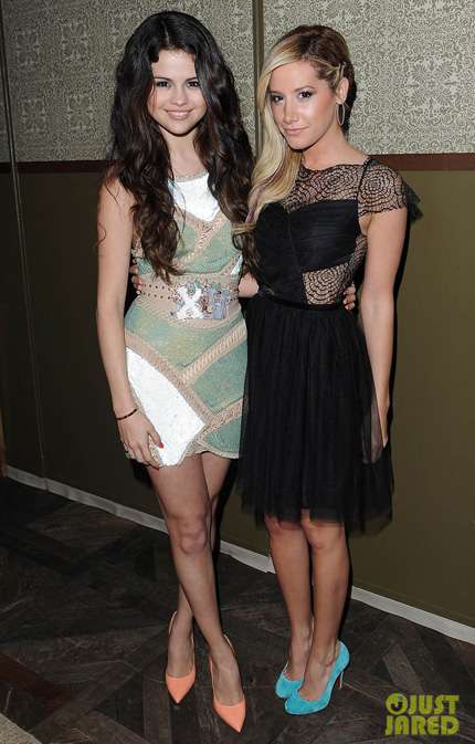 Selena Gomez e Ashley Tisdale: foto di look da migliori amiche!